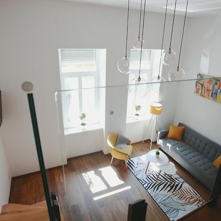 Szieszta Apartman Appartamento Szeged Esterno foto
