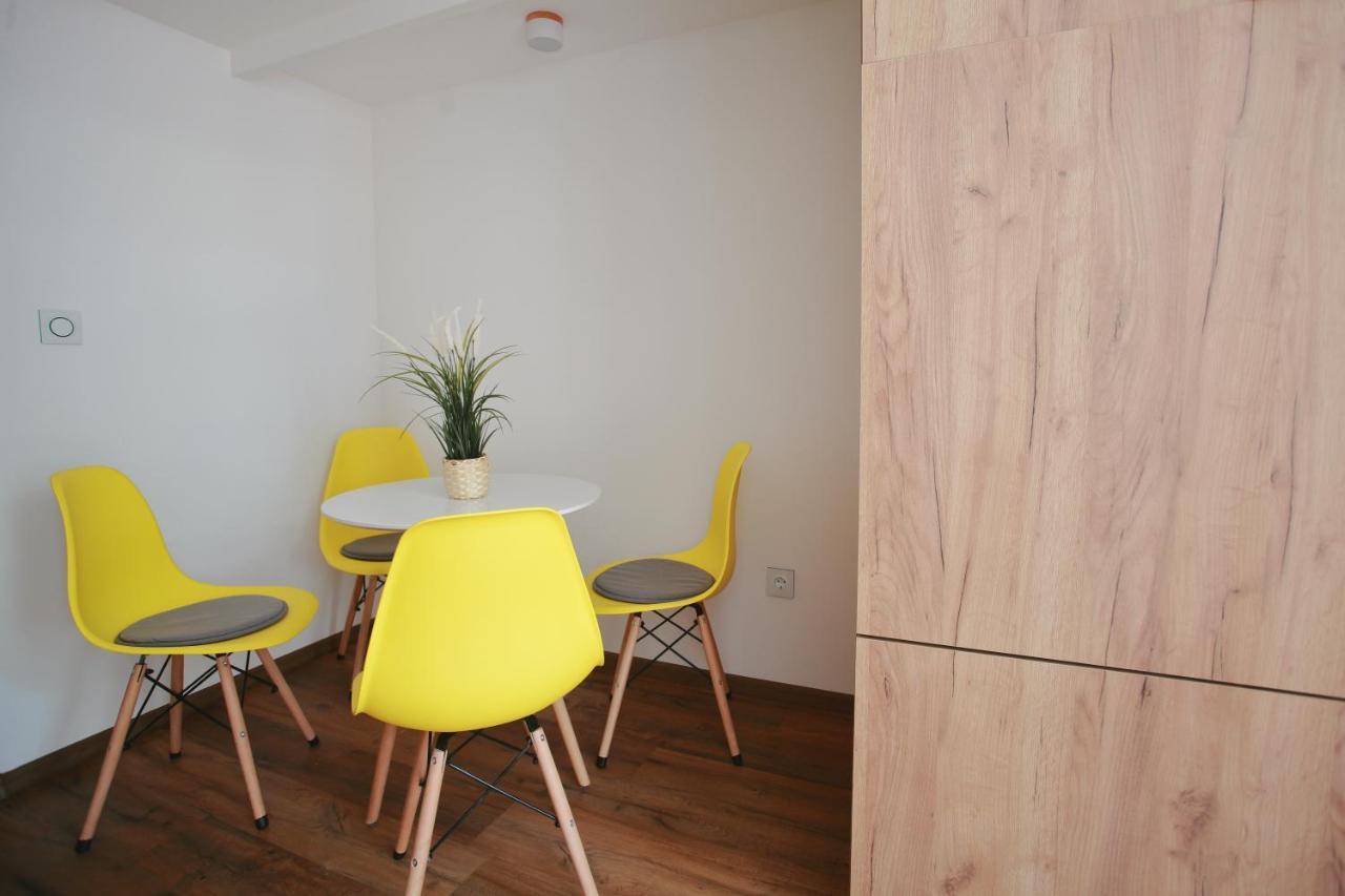 Szieszta Apartman Appartamento Szeged Esterno foto