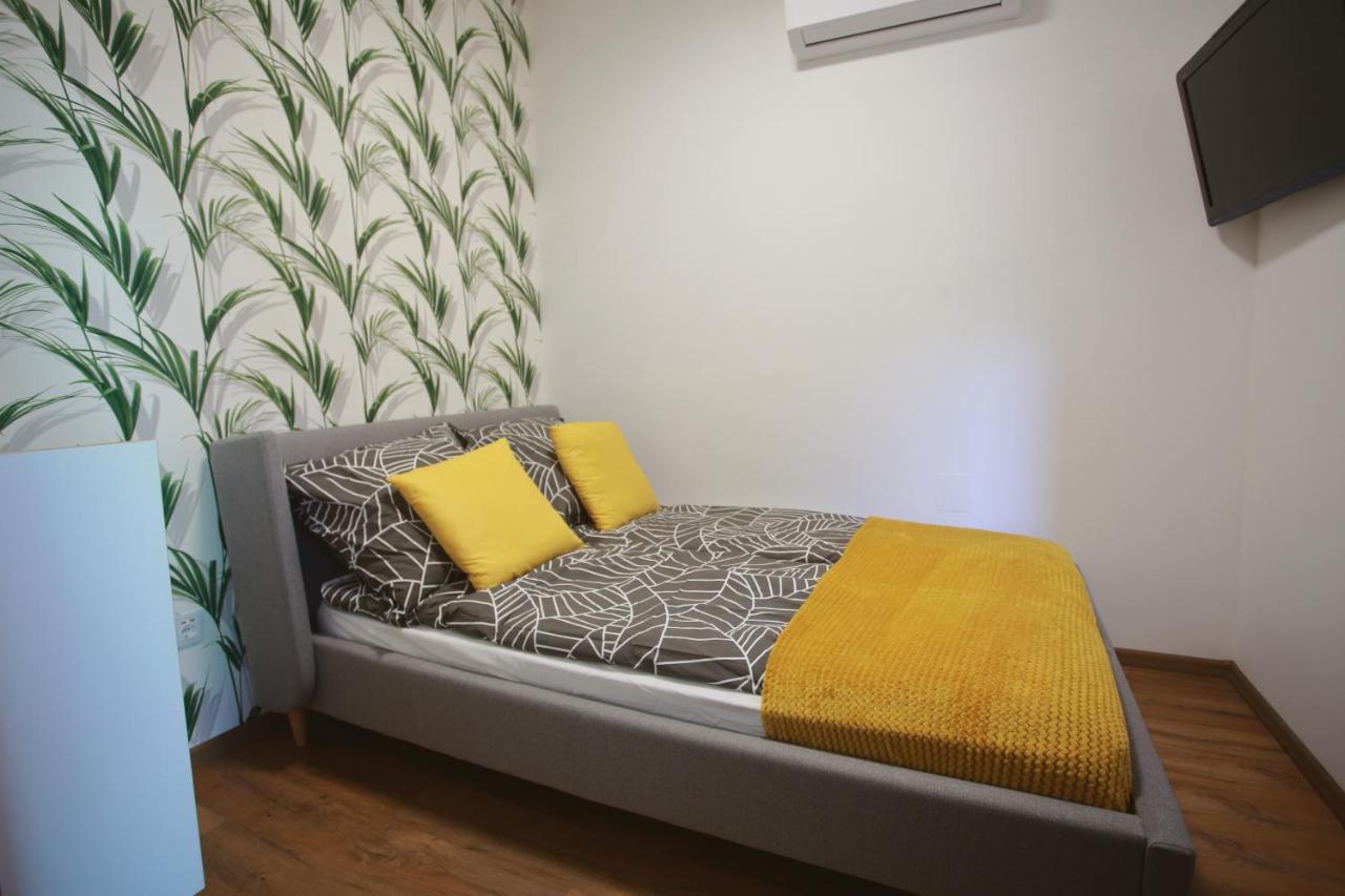 Szieszta Apartman Appartamento Szeged Esterno foto